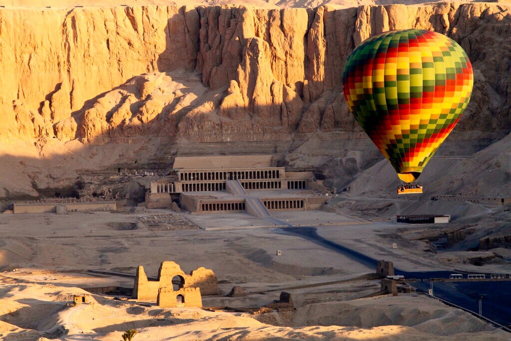 Hodhodsoliman Hot Air Balloon Ride luxor Egypt